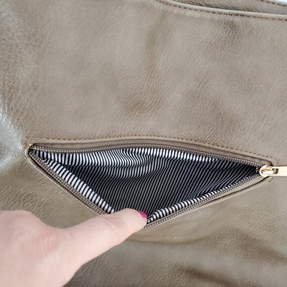 Large Shoulder Bag Purse with Tassels and Lots of Pockets - Picture 9 of 9